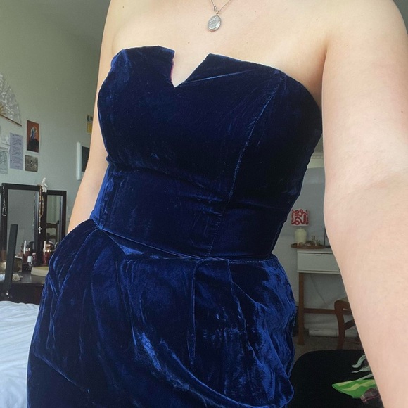 Medium 1980s Blue Velvet Cocktail Dress Long Sleeve Gold Eyelash Lame